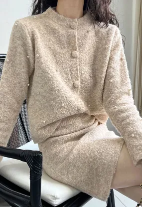 Set aus Strickjacke und Miniknospenrock mit Perlenverzierung in Haferflocken